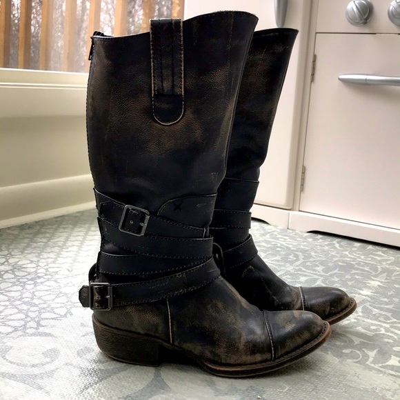 Black Distressed shin-high boots. - Picture 2 of 5